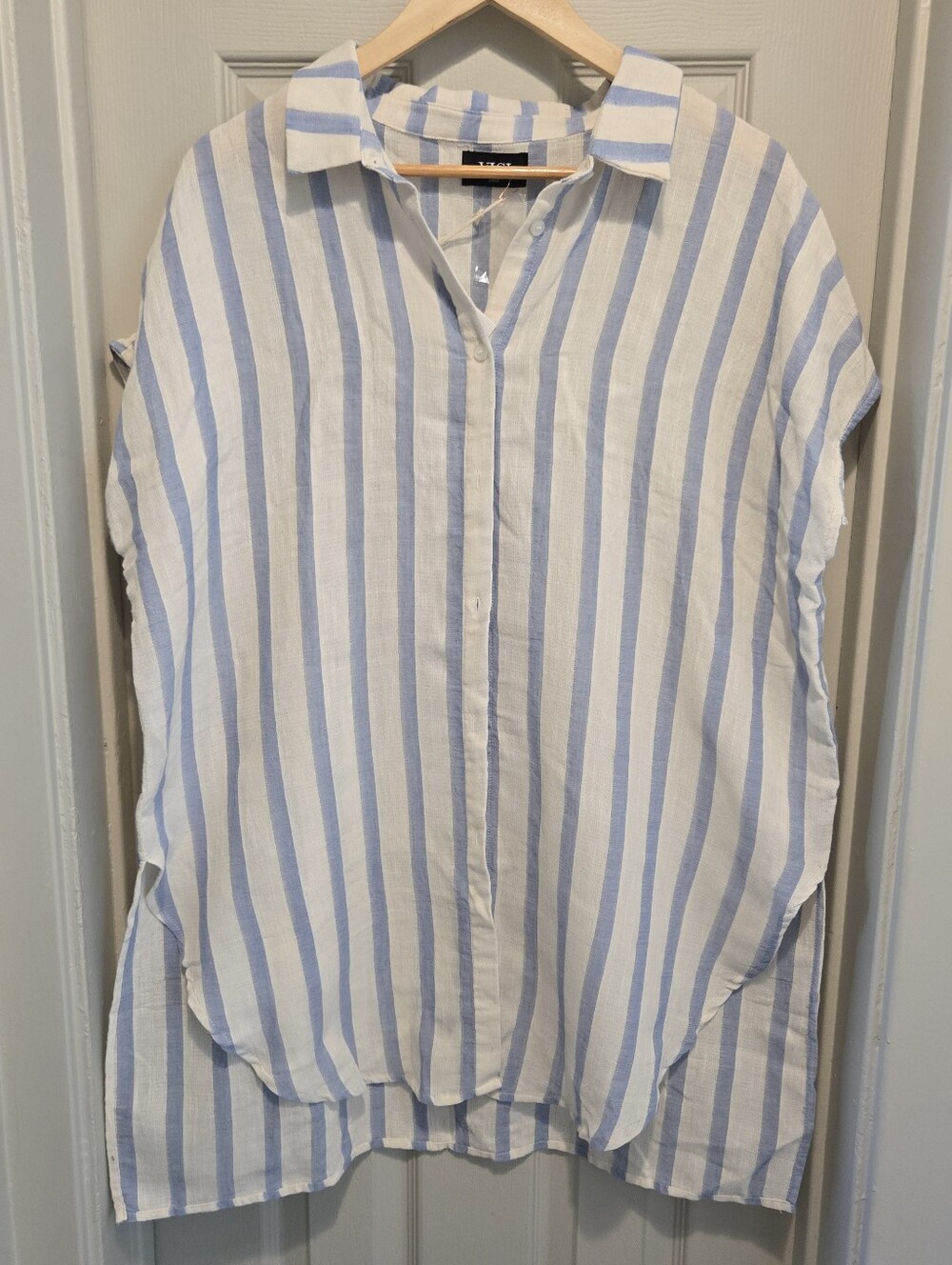 VICI Blue and Ivory Vertical Stripe Button-up Tunic Top Sz Large